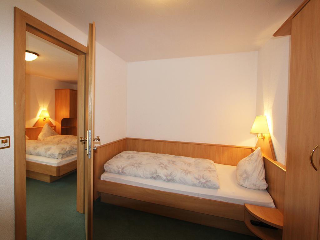 Hotel Monte-Moro Saas-Almagell Pokoj fotografie